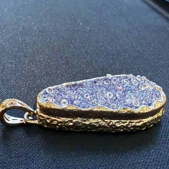 LAVENDER DRUZY GEODE PENDANT – GOLD EDGE 💜✨ - Picture 13 of 17